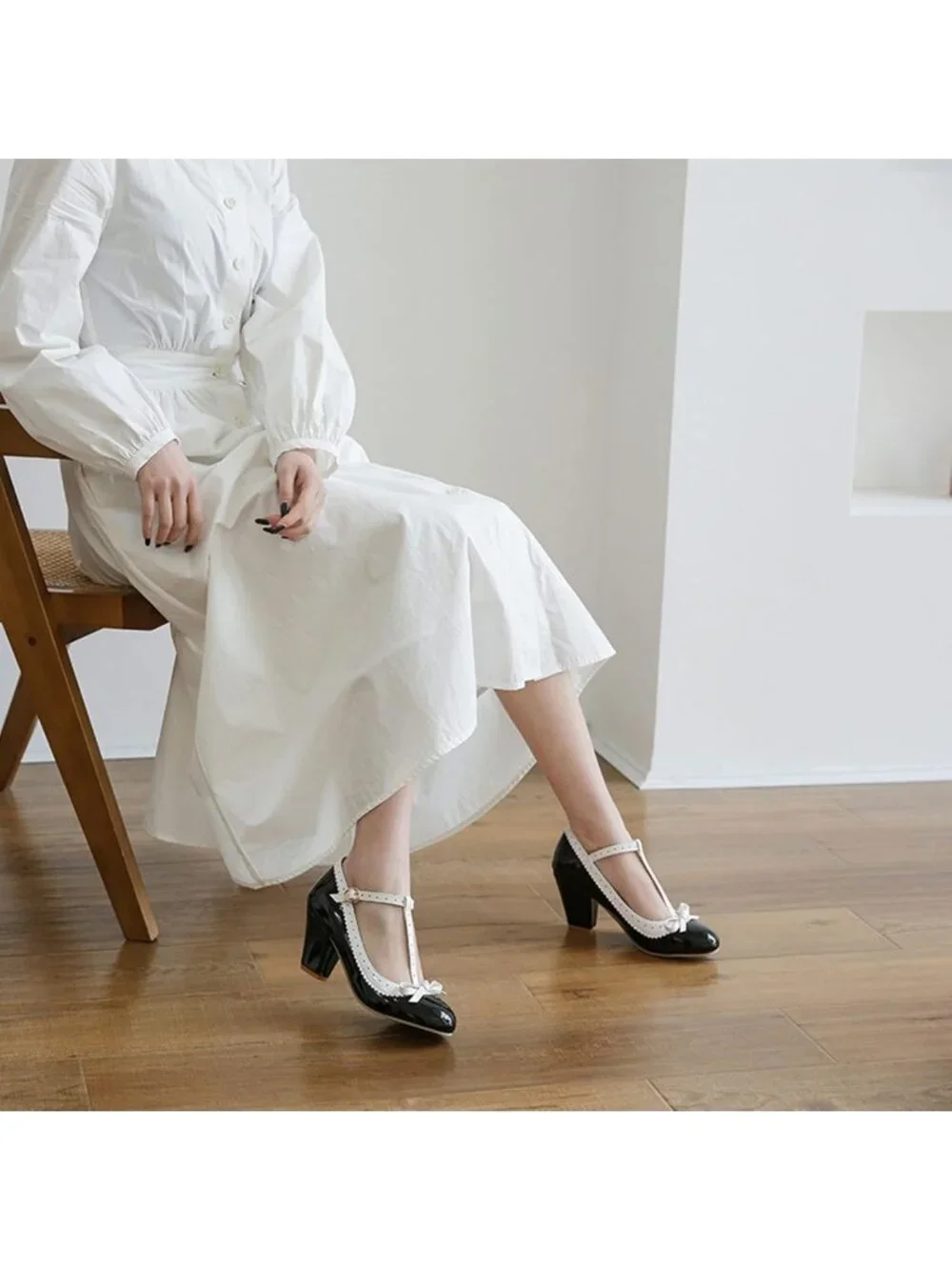 Stylish Rockabilly T-Strap Mary Jane Block Heel Closed Toe Pumps for Women